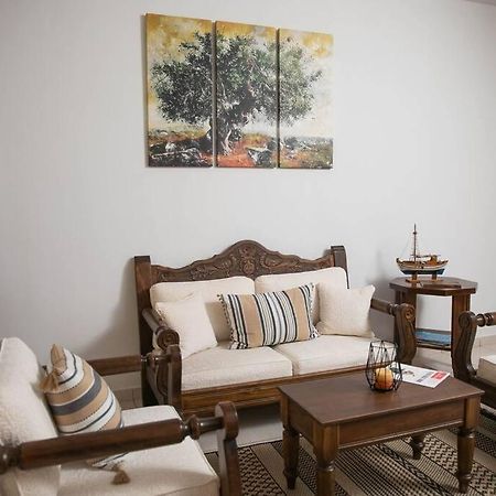 Aegina Town Apartment , With Private Parking ภายนอก รูปภาพ