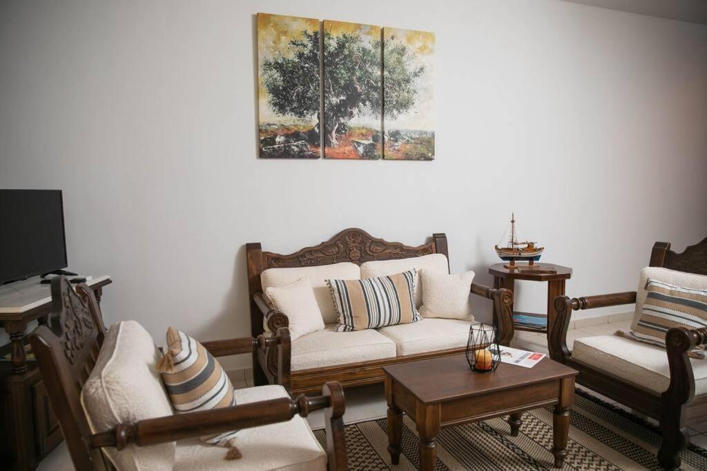 Aegina Town Apartment , With Private Parking ภายนอก รูปภาพ