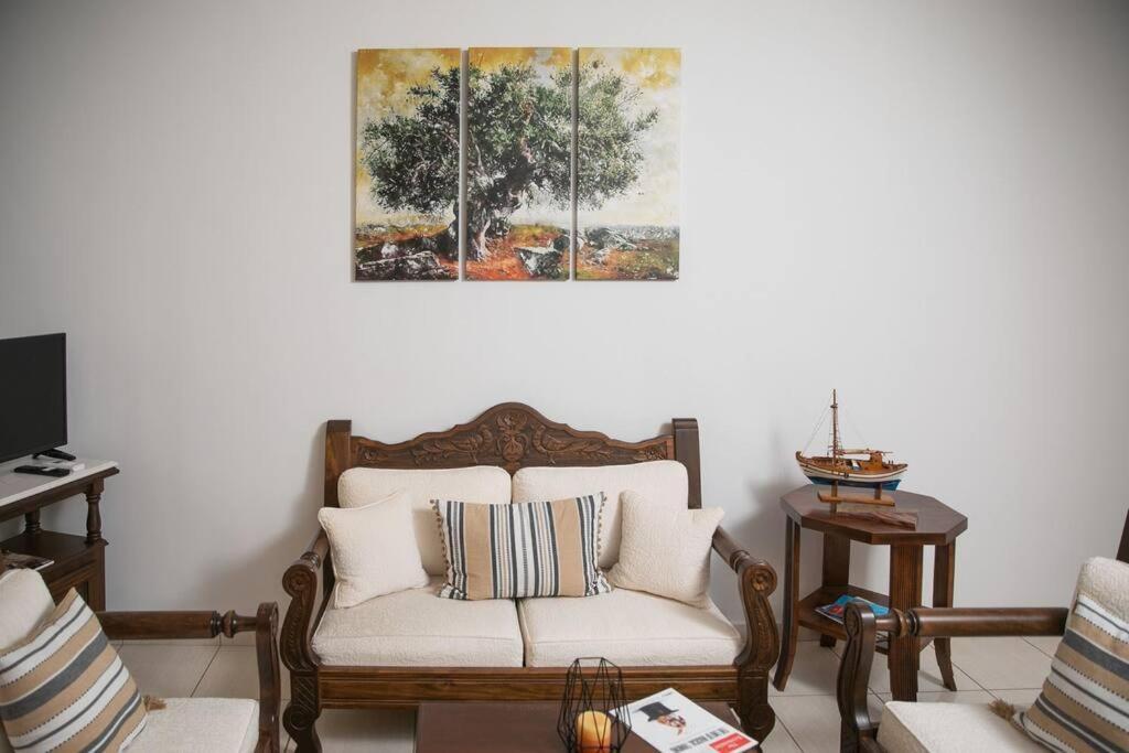Aegina Town Apartment , With Private Parking ภายนอก รูปภาพ