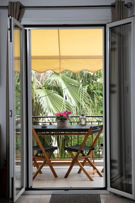 Aegina Town Apartment , With Private Parking ภายนอก รูปภาพ
