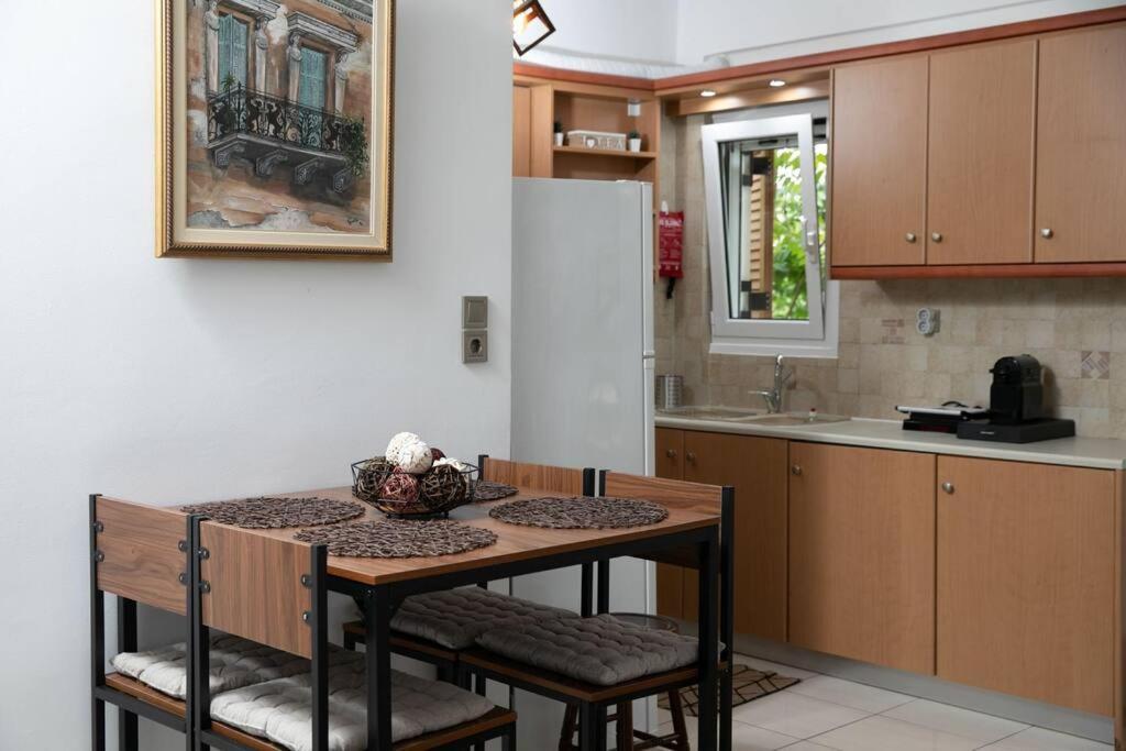 Aegina Town Apartment , With Private Parking ภายนอก รูปภาพ