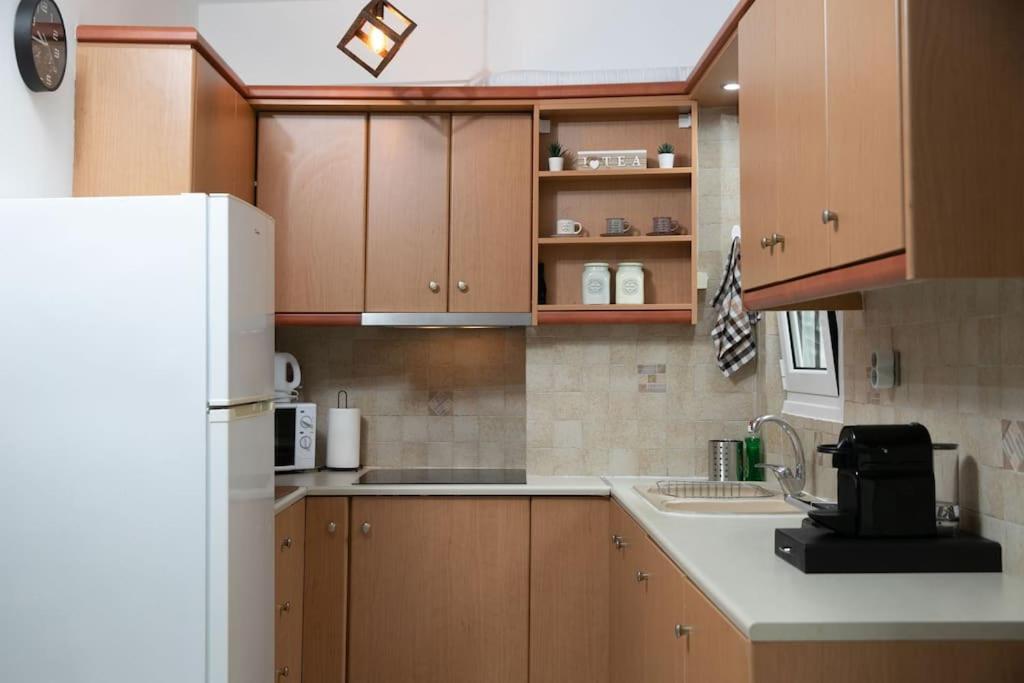 Aegina Town Apartment , With Private Parking ภายนอก รูปภาพ